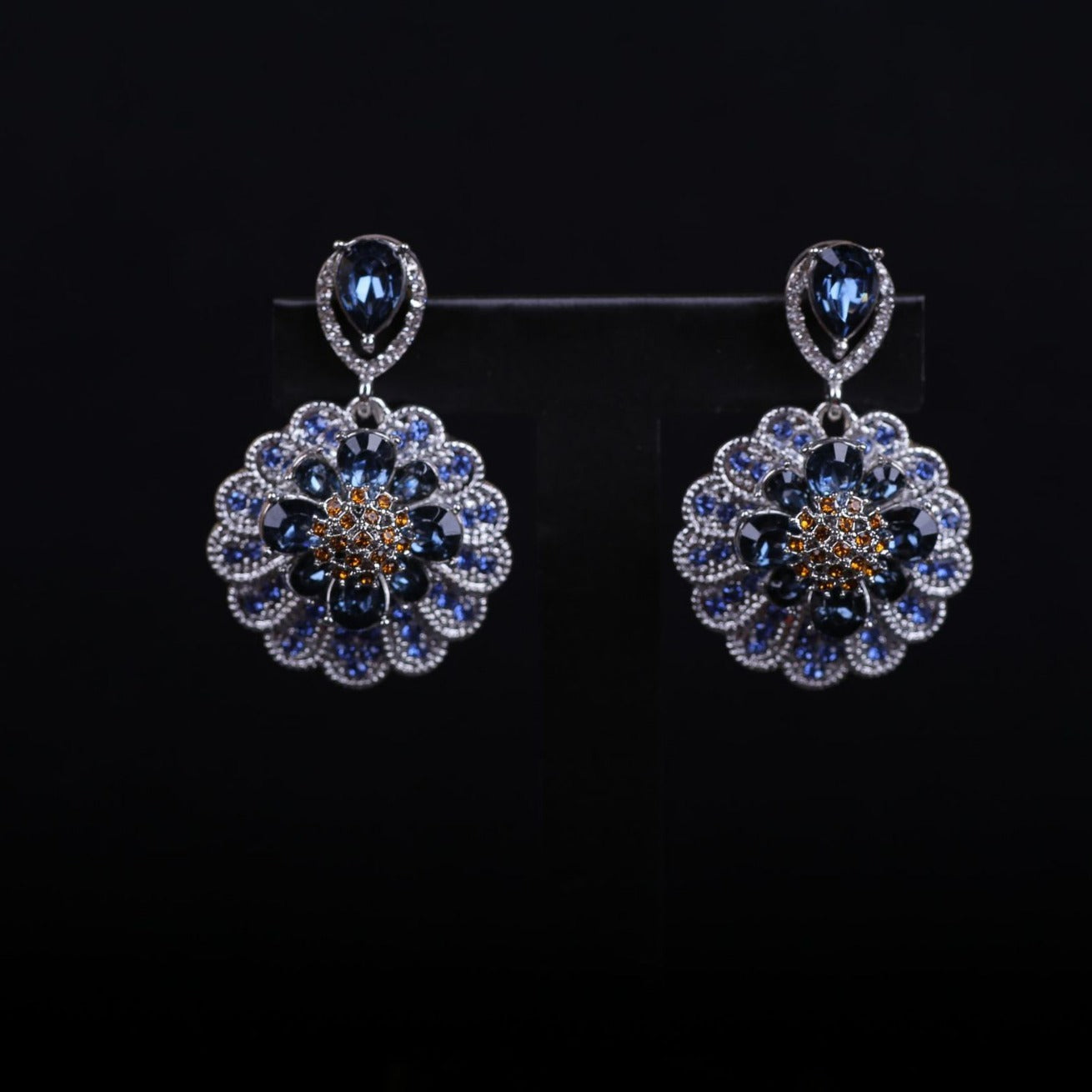 Divia Floral Earrings